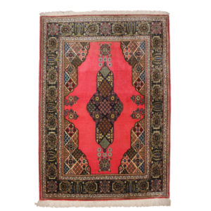 Tappeto Iraniano Qum Kurk 155x110 cm qualità extra con trama in cotone e vello in lana kurk. Disegno tipo floreale stilizzato.