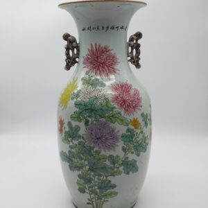 Antico vaso con manici in Porcellana cinese risalente all’ultima dinastia Quing