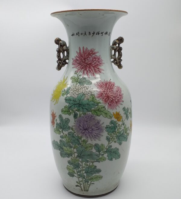 Antico vaso con manici in Porcellana cinese risalente all’ultima dinastia Quing